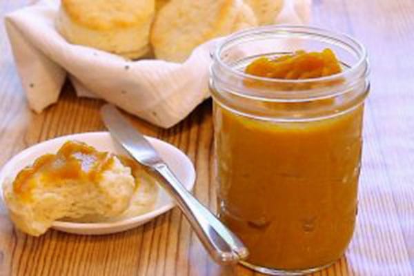 Pressure Cooker (Instant Pot) Butternut Squash Butter in a glass jar