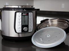 Power Quick Pot pressure cooker and lid with gasket || Review from Pressure Cooking Today