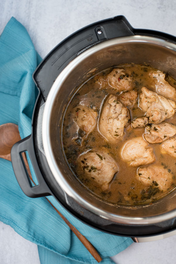 Cooking chicken thighs in a pressure cooker with peanut sauce