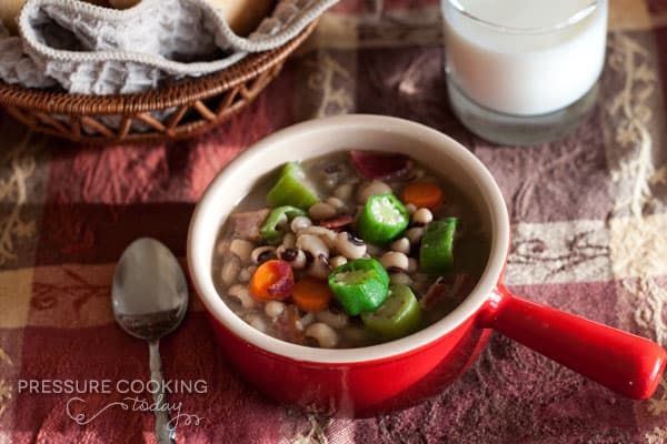 Quick Pressure Cooker (Instant Pot) Black-Eyed Pea  in a red bowl