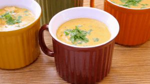 pressure-cooker-mulligatawny-soup served in a red cup